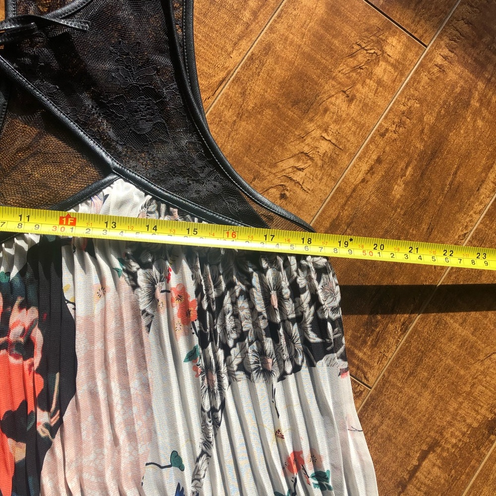 GUESS Sleeveless Abril Pleated Trapeze Dress - L - Picture 5 of 8